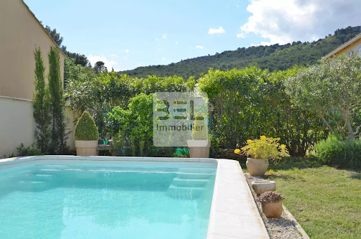 House with pool and terrace 3