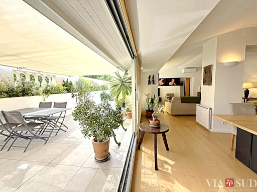 Apartment with terrace 1