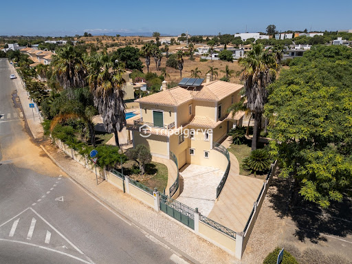 Propriété avec piscine et jardin 5