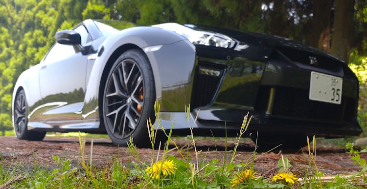 NISSAN GT-RのGT-R R35 MY17・ぼっちドライブ・動画遊び・同類との遭遇に関するカスタム事例の投稿画像1枚目