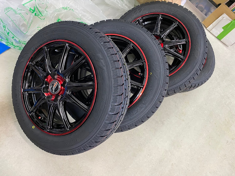 ヴィッツのヴィッツ乗りとつながりたい・車が好きな人と繋がりたい・今年もあとわずか・スタッドレスタイヤへ交換・洗車に関するカスタム事例の投稿画像3枚目