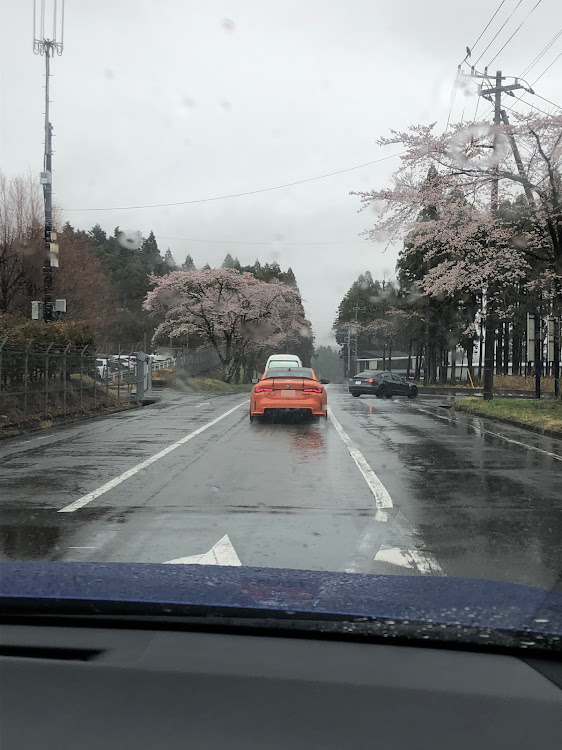 Z4 M クーペの雨の富士スピードウェイ・スーパーGT公式テスト・BOBさん発見に関するカスタム事例の投稿画像9枚目