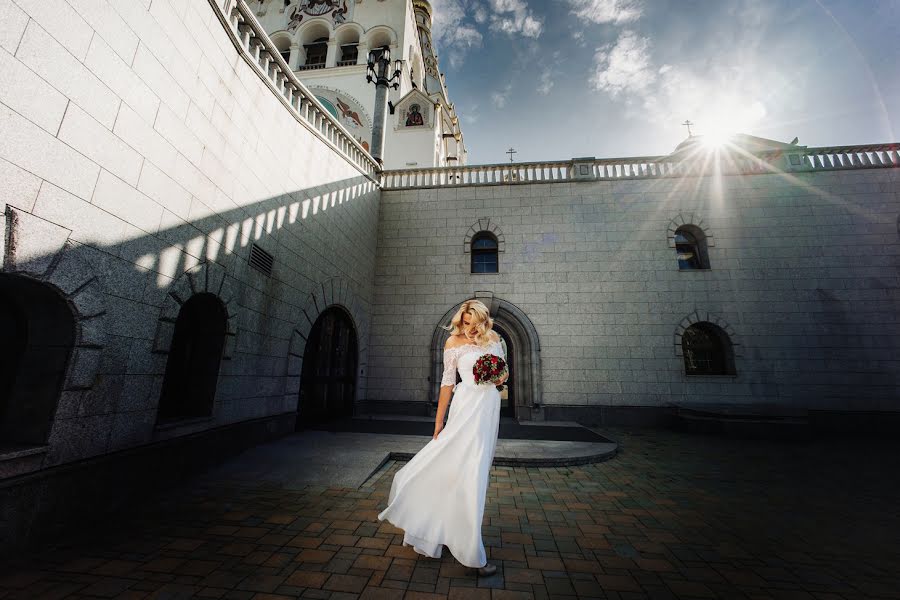 Fotógrafo de casamento Dmitriy Shumeev (wedmoment). Foto de 15 de fevereiro 2018