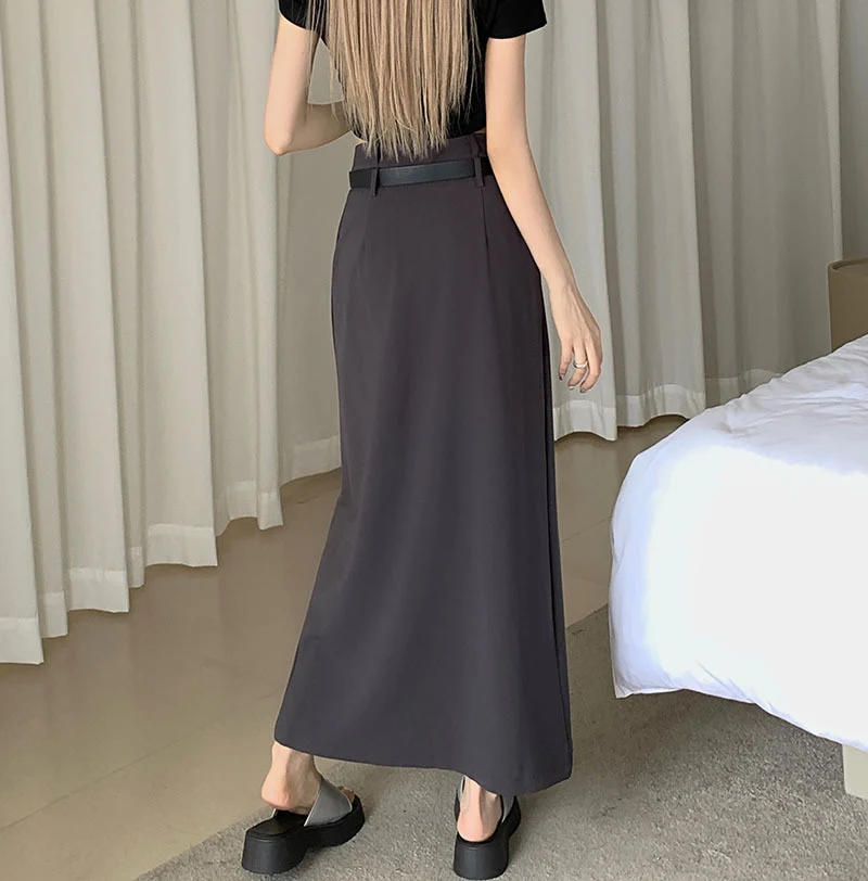 Saia de terno feminina, cintura alta, efeito emagrecedor, modelagem que valoriza a silhueta. Ideal para looks elegantes e profissionais.