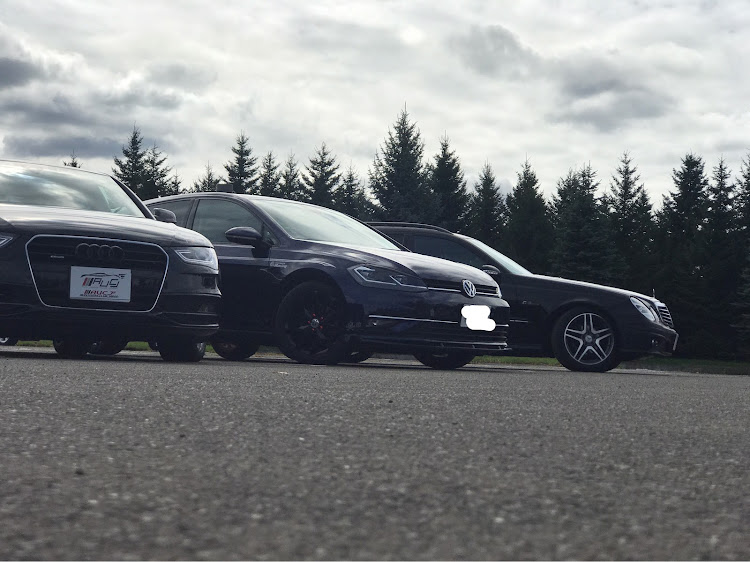A4 セダンのJungHabicht・アウディのある生活・Audia4・チームローガン北海道2周年MT モエレ沼公園に関するカスタム事例の投稿画像4枚目