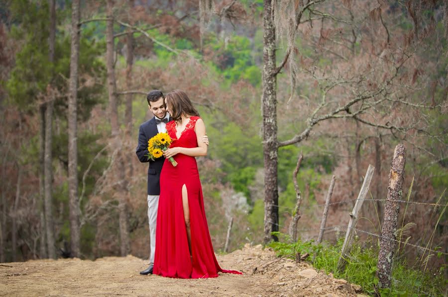 Fotografo di matrimoni Luiggi Diaz (luiggidiaz). Foto del 27 febbraio 2019