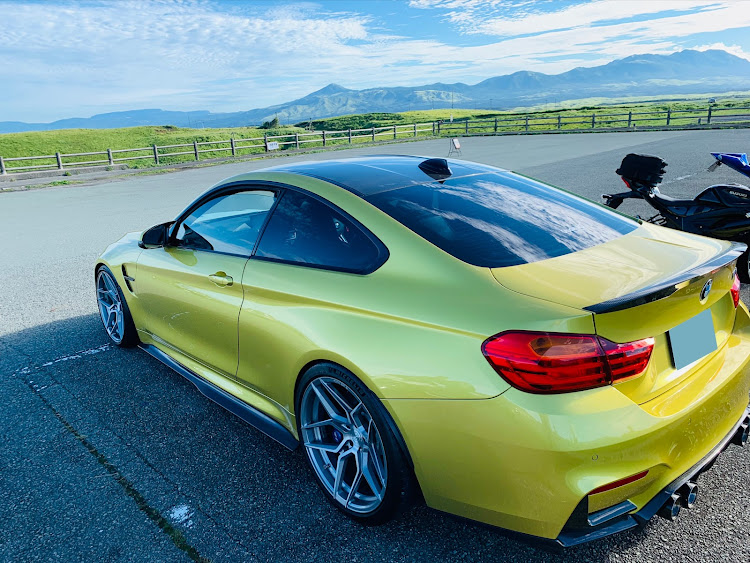 M4 クーペの大観峰・f82 M4・BMW・熊本・朝活に関するカスタム事例の投稿画像1枚目