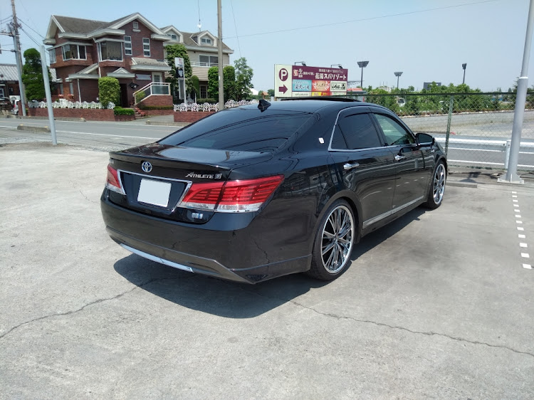 クラウンアスリートのリアアンダーディフューザーに関するカスタム事例の投稿画像1枚目