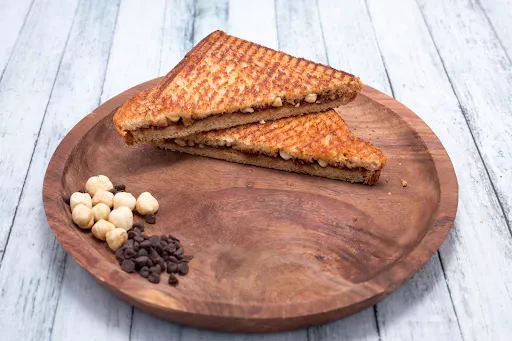 Choco Hazelnut Grilled Sandwich