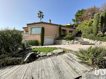 maison à Les adrets-de-l'esterel (83)