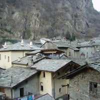 Bard vista dal castello valle d'aosta di 