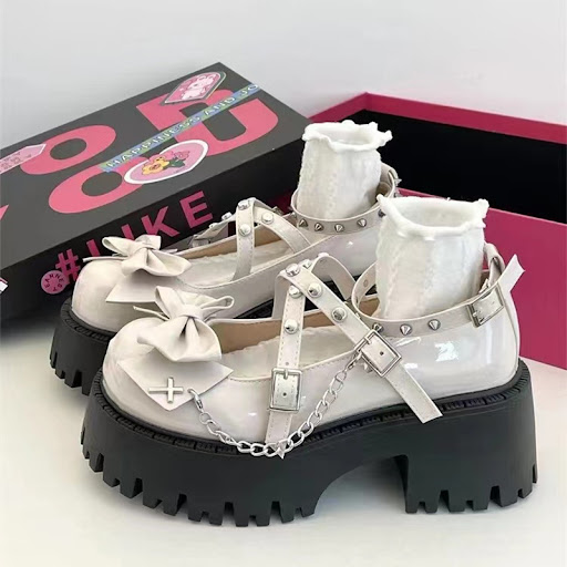 Title 4, Womens Fashion Punk Rivet Leather Shoes. Eleva...