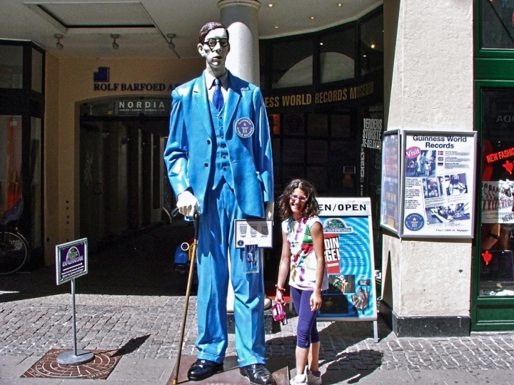 Il gigante e la bambina di DMax