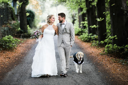 Fotógrafo de casamento Verena Stolzenburg (pixxelballerina). Foto de 8 de abril 2019