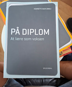 På diplom. At lære som voksen