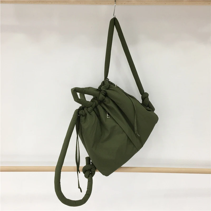 Sac fourre-tout d'épaule à clip, grande capacité, veste en coton – Idéal pour transporter vos affaires avec style et simplicité.