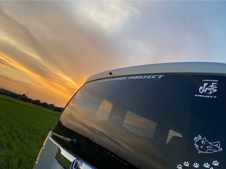 Nボックスの夏・夕空と愛車・花・ちゃちゃラブ❤️・ちゃちゃサマーカットに関するカスタム事例の投稿画像2枚目