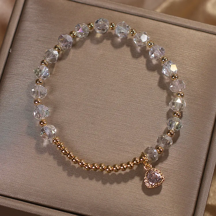 Bracelet pour Copines avec Pendentif Amour Style Froid, un cadeau simple et élégant pour elle, parfait pour exprimer votre affection.