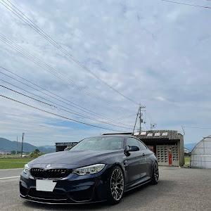 M4 クーペ F82