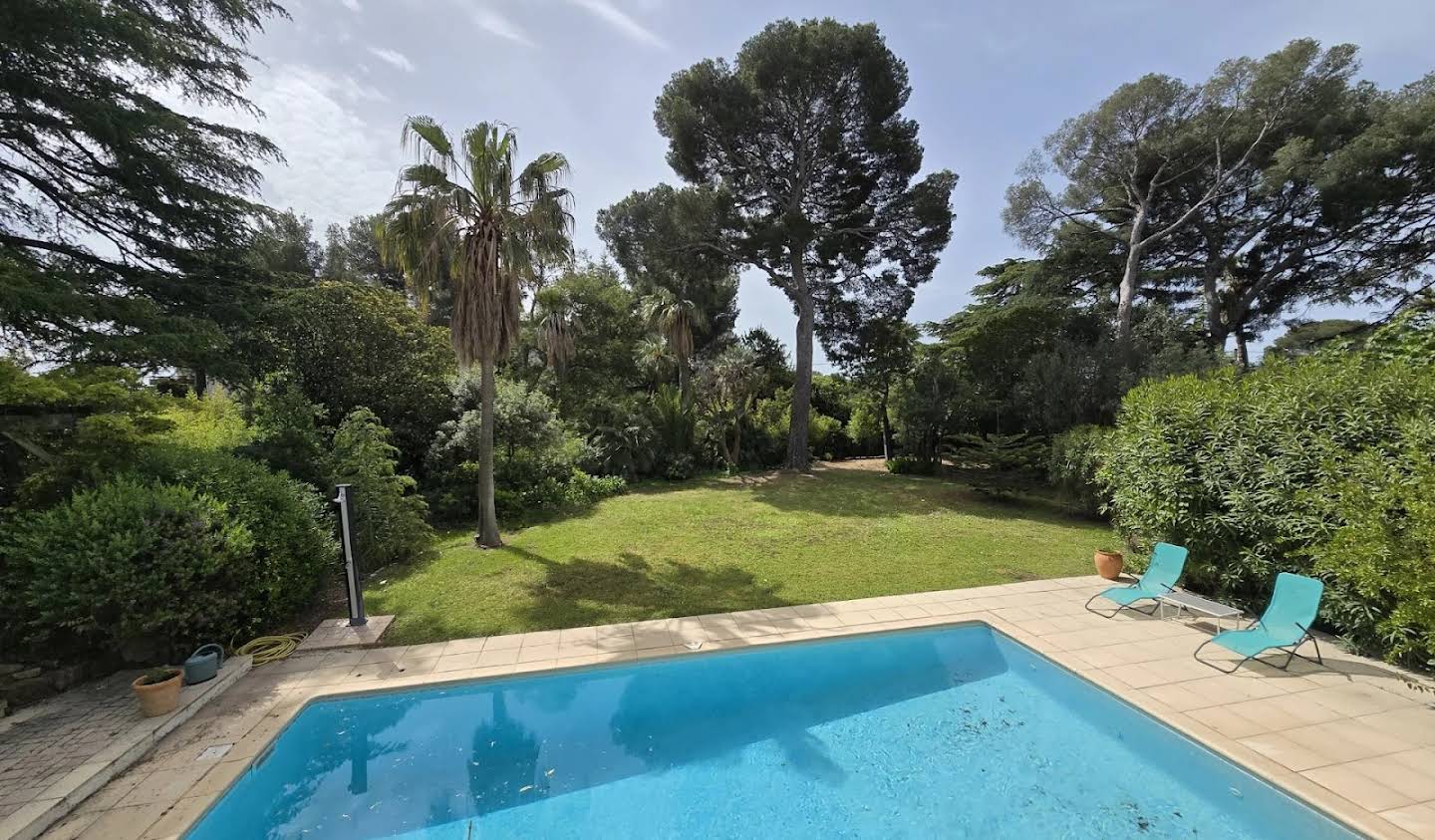 Villa with pool Saint-Raphaël