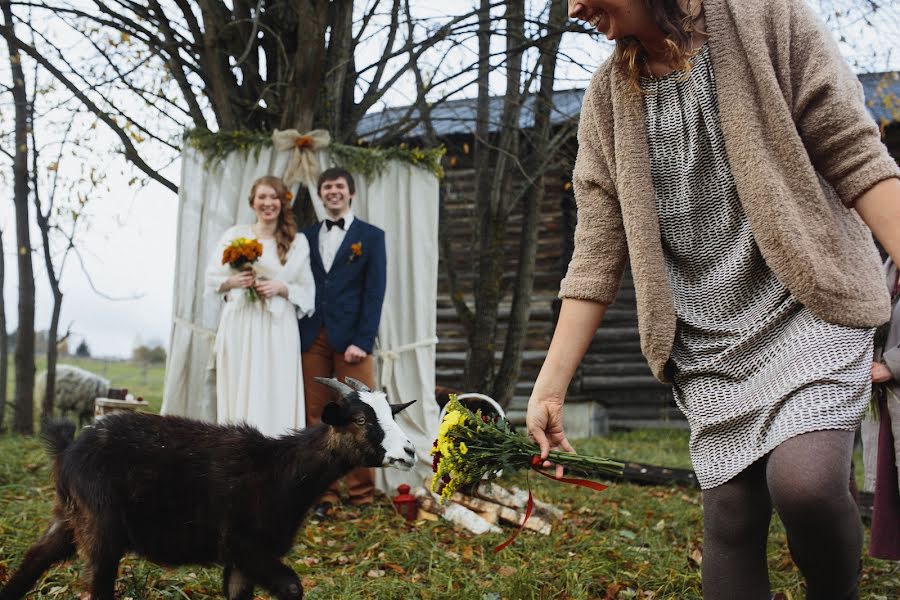 Fotografo di matrimoni Anna Savina (savina). Foto del 13 gennaio 2016