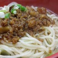 東呷牛肉麵(板橋中正店)