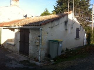 Location  maison 1 pièce 27 m² à Saint-Froult (17780), 410 €