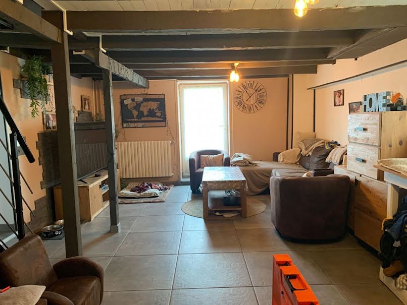 Vente maison 5 pièces 130 m² à Genouille (17430), 195 000 €