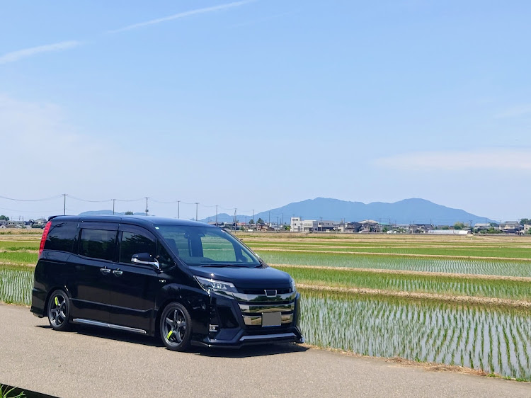 ノアの新潟・花と愛車・弥彦山・田園風景に関するカスタム事例の投稿画像2枚目