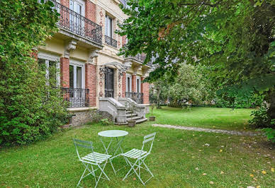 Maison avec piscine et jardin 1