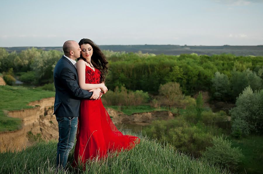 Wedding photographer Sveta Sukhoverkhova (svetasu). Photo of 26 May 2017