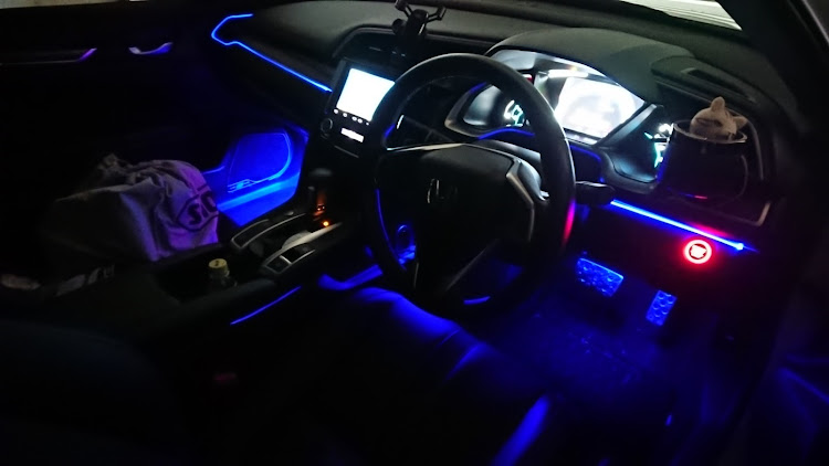 シビックセダンのシビック・山形・LEDイルミ・アンビエントライト・チャライ？仕様に関するカスタム事例の投稿画像2枚目