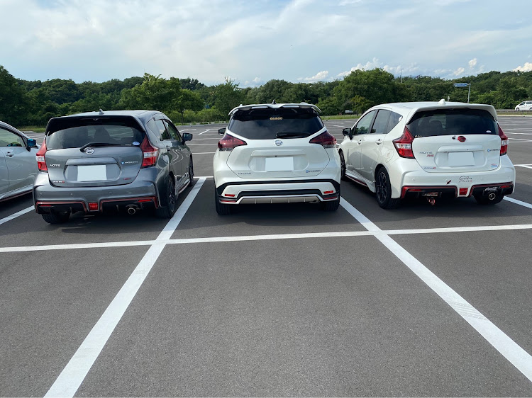 ノートの岐阜某所・ブラックリミテッド・NISMO・BUSOU・プチオフに関するカスタム事例の投稿画像5枚目