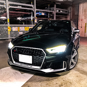 RS3 セダン