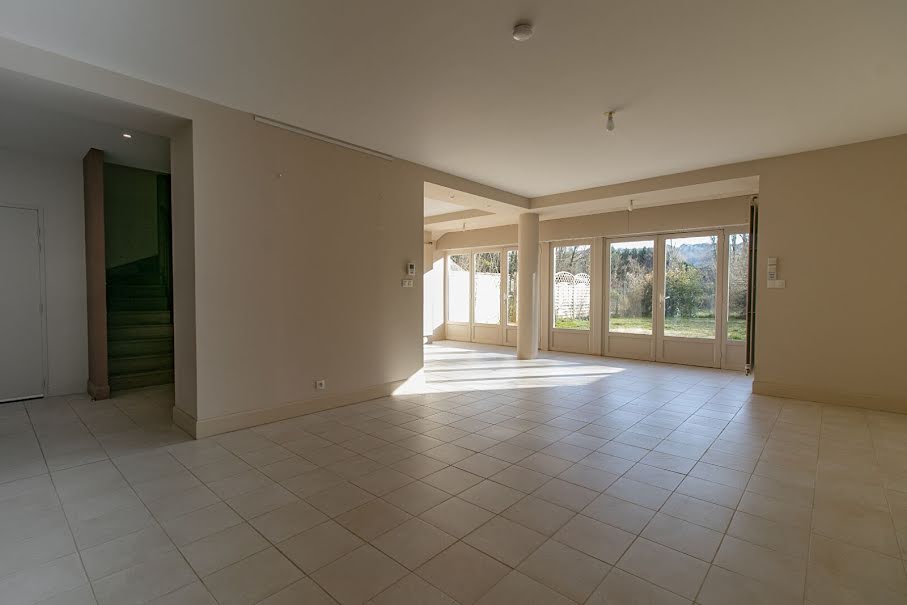 Location  appartement 4 pièces 140.86 m² à Marsac-sur-l'Isle (24430), 1 000 €