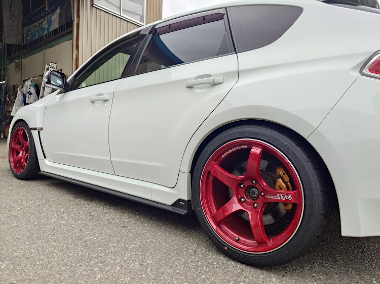 インプレッサ WRX STIの冬眠明け・オイル交換・ホイール選び・ADVAN Racing TC4・白か？赤か？に関するカスタム事例の投稿画像2枚目
