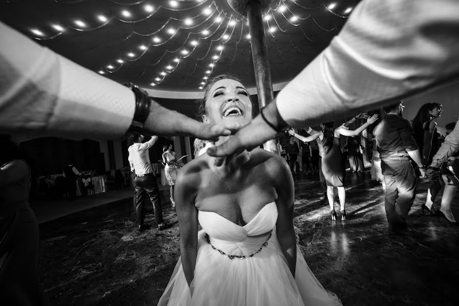 Fotógrafo de casamento Andrei Branea (branea). Foto de 14 de outubro 2016