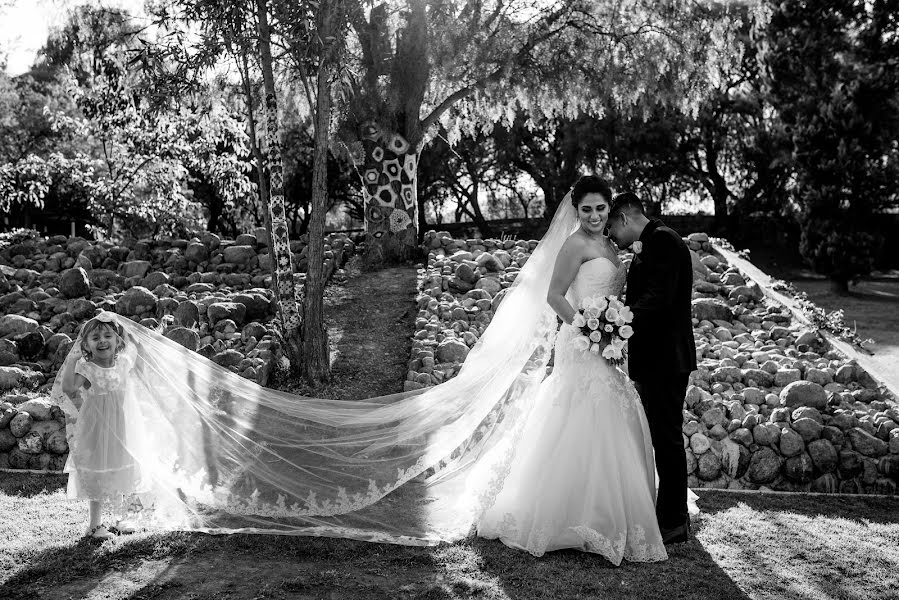 結婚式の写真家Kareline García (karelinegarcia)。3月14日の写真