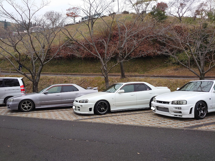 スカイラインのおは霧初参加・ドライブ・超スーパー幅広ワイドエアロシステムBODYKIT・ピックアップされてみたいw・医療従事者にエールを❗️に関するカスタム事例の投稿画像2枚目