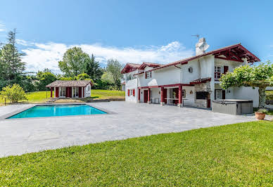 Corps de ferme avec piscine 2