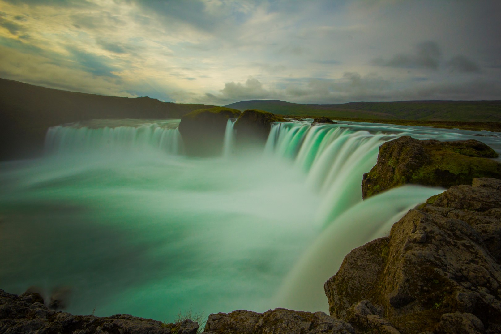 Godafoss Waterfall // Iceland di riccardocinotti