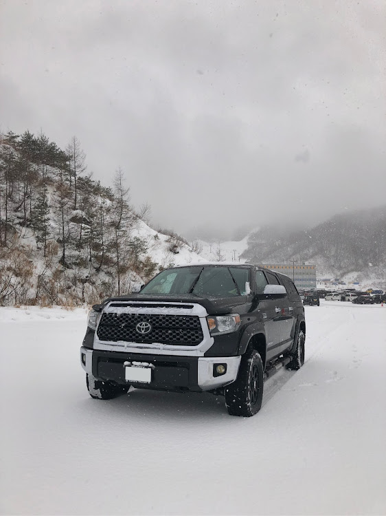 タンドラのタンドラ・タンドラクルーマックス・米国トヨタ タンドラ・大雪・スノーボードに関するカスタム事例の投稿画像2枚目