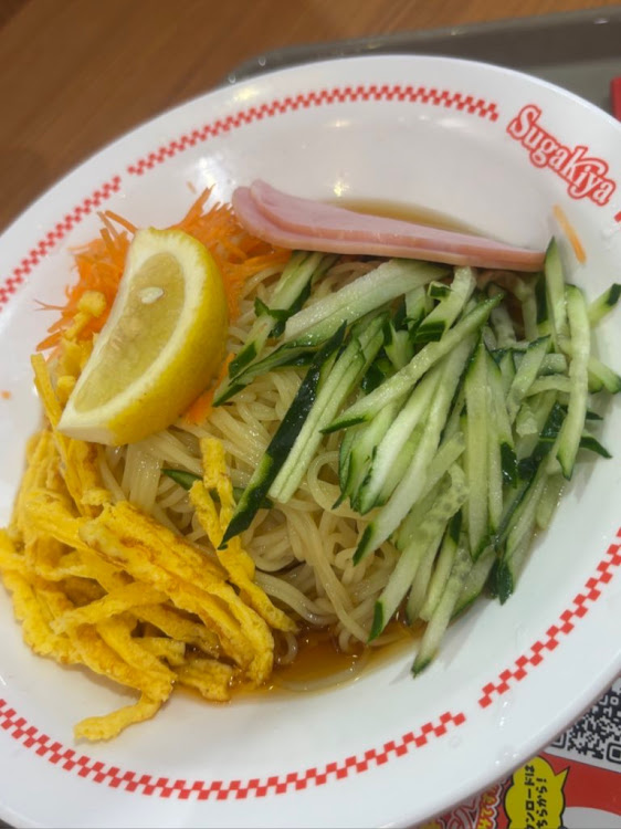 ゆうちゃんさんが投稿したラーメン食いに来た・熱中症に注意・梅雨はどこいった？・梅雨の晴れ間・#クルマが好きでよかったに関するカスタム事例の投稿画像1枚目