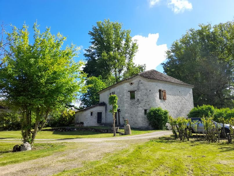 Vente moulin 8 pièces 245 m² à Montaigu-de-Quercy (82150), 405 000 €