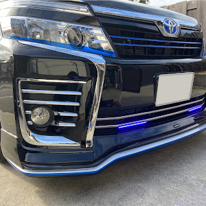 ヴォクシー ZRR85W