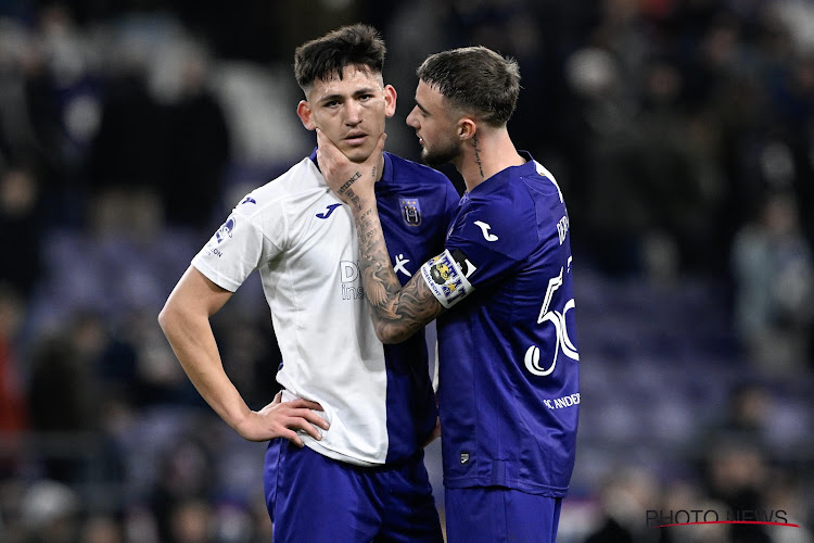 🎥 Le geste fort de Zeno Debast pour son premier match comme capitaine d'Anderlecht