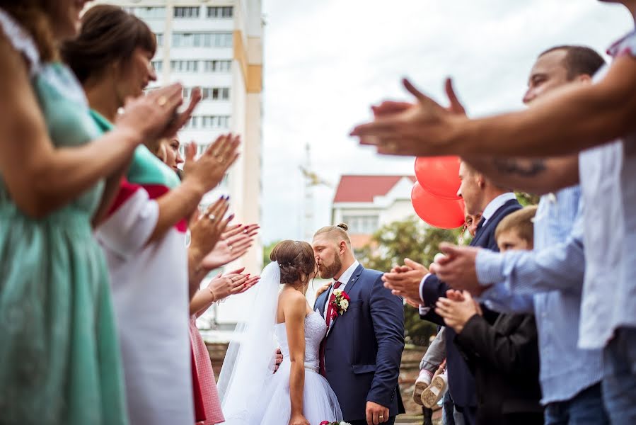 Fotógrafo de casamento Alla Zasinec (zay-foto). Foto de 3 de setembro 2017