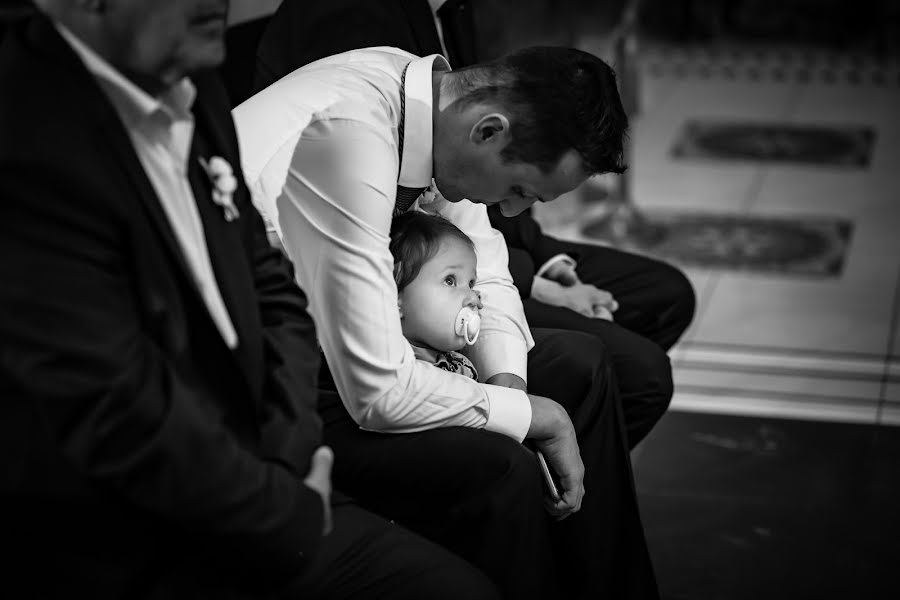 Fotógrafo de casamento Iulian Sofronie (iuliansofronie). Foto de 13 de junho 2019