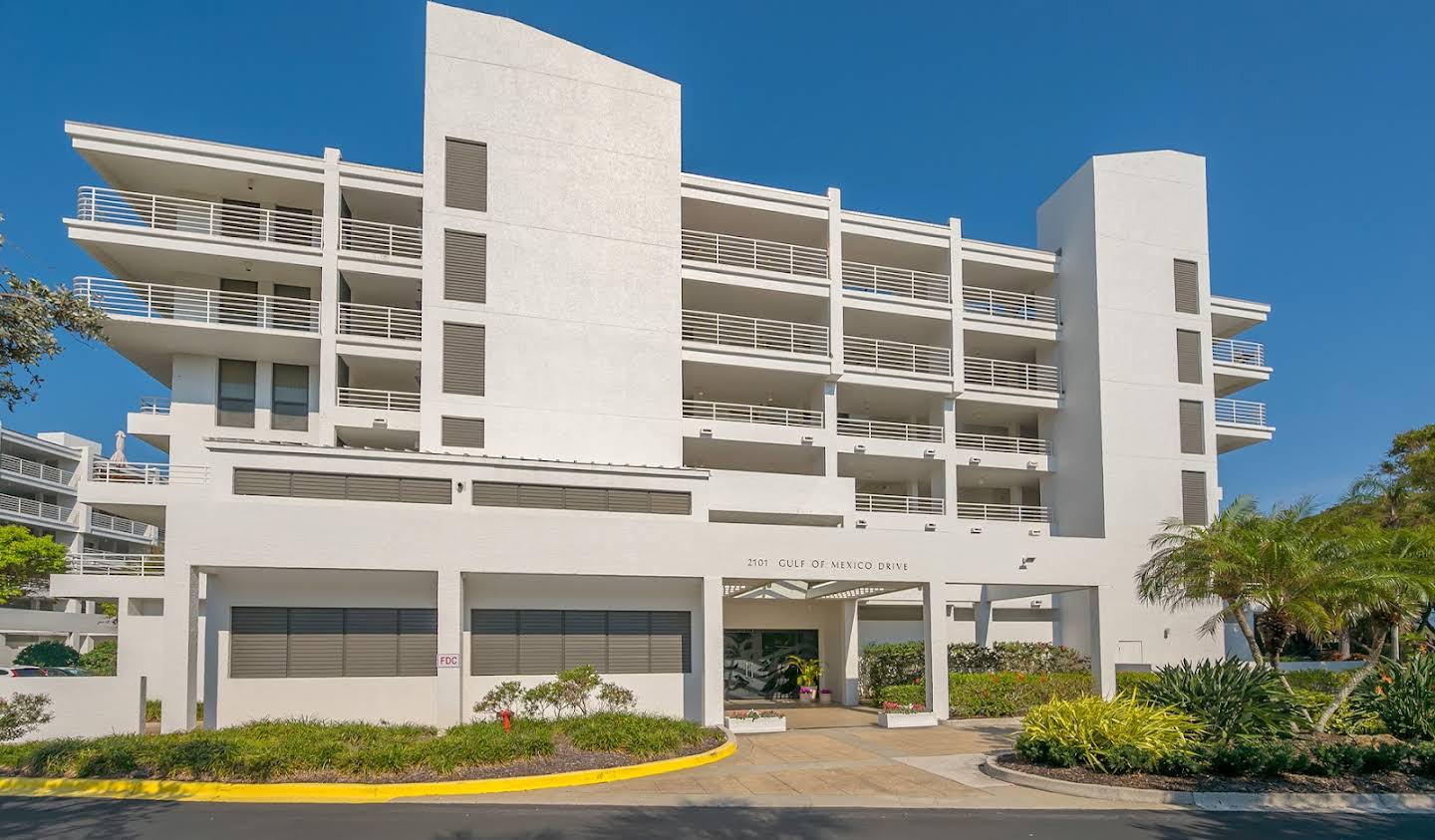 Apartment with pool Longboat Key