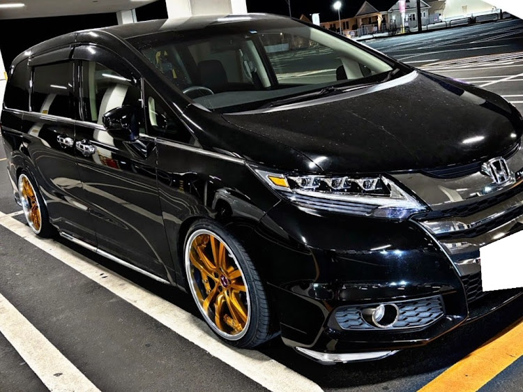 オデッセイのレクサス三眼風ヘッド仕様・車高調・カスタムに関するカスタム事例の投稿画像2枚目